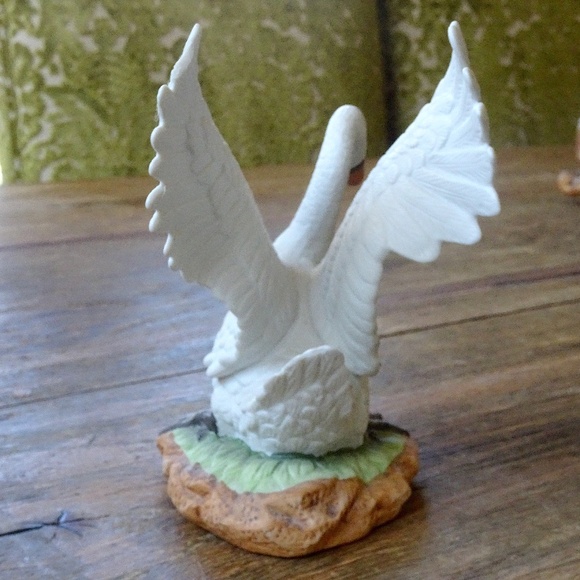 Broken Wing Ceramic Swan Lake Figurine Whimsical Spring Animal VTG Home Decor - Picture 7 of 8